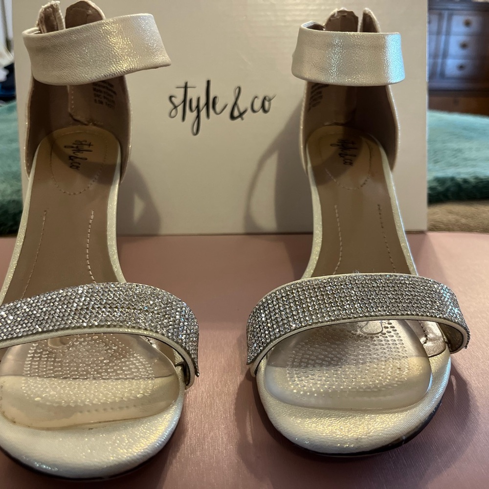 Style & Co. Women's Cream Sandals